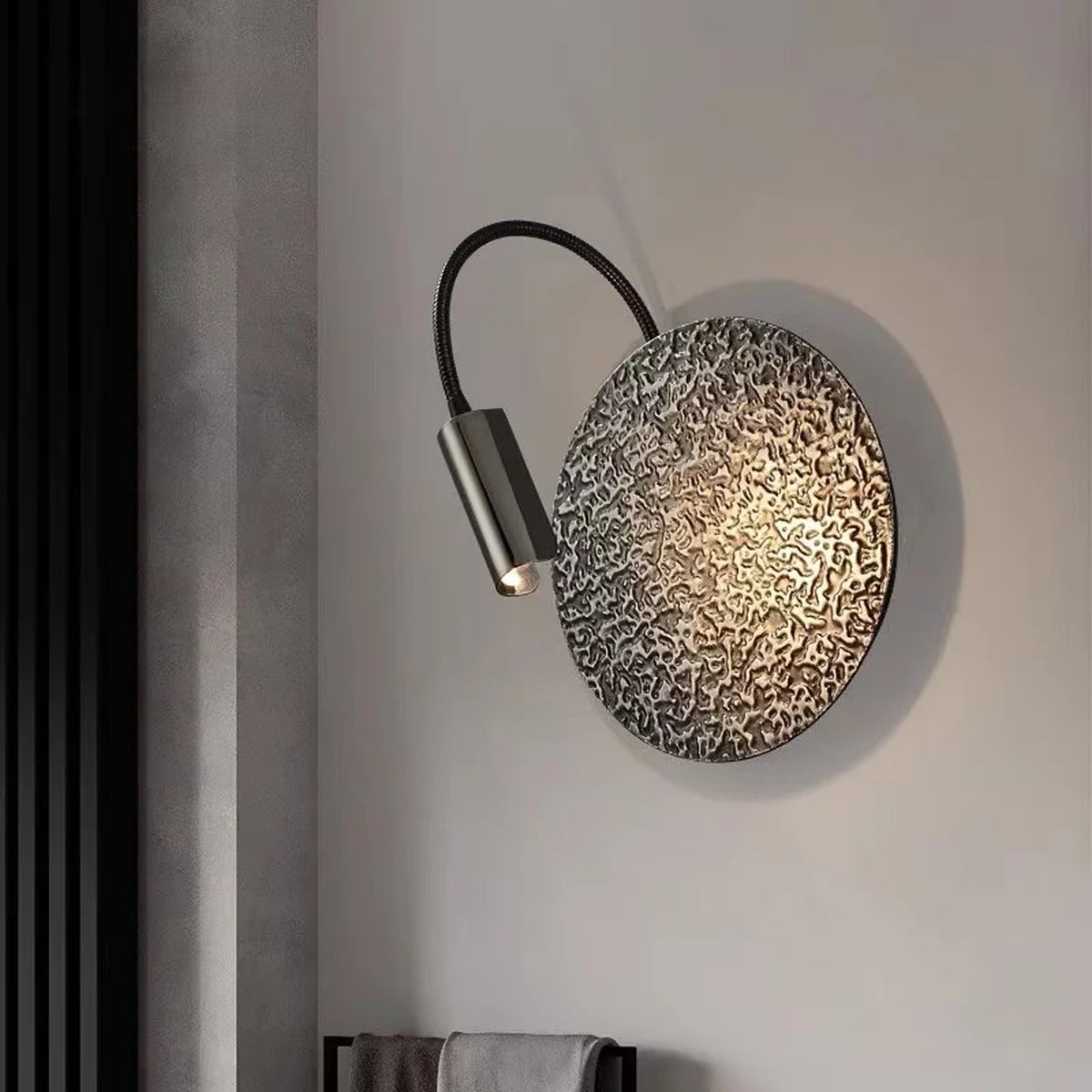 Coral Disc Gooseneck Reading Wall Sconce – Bevorith – Lifestyle View 2