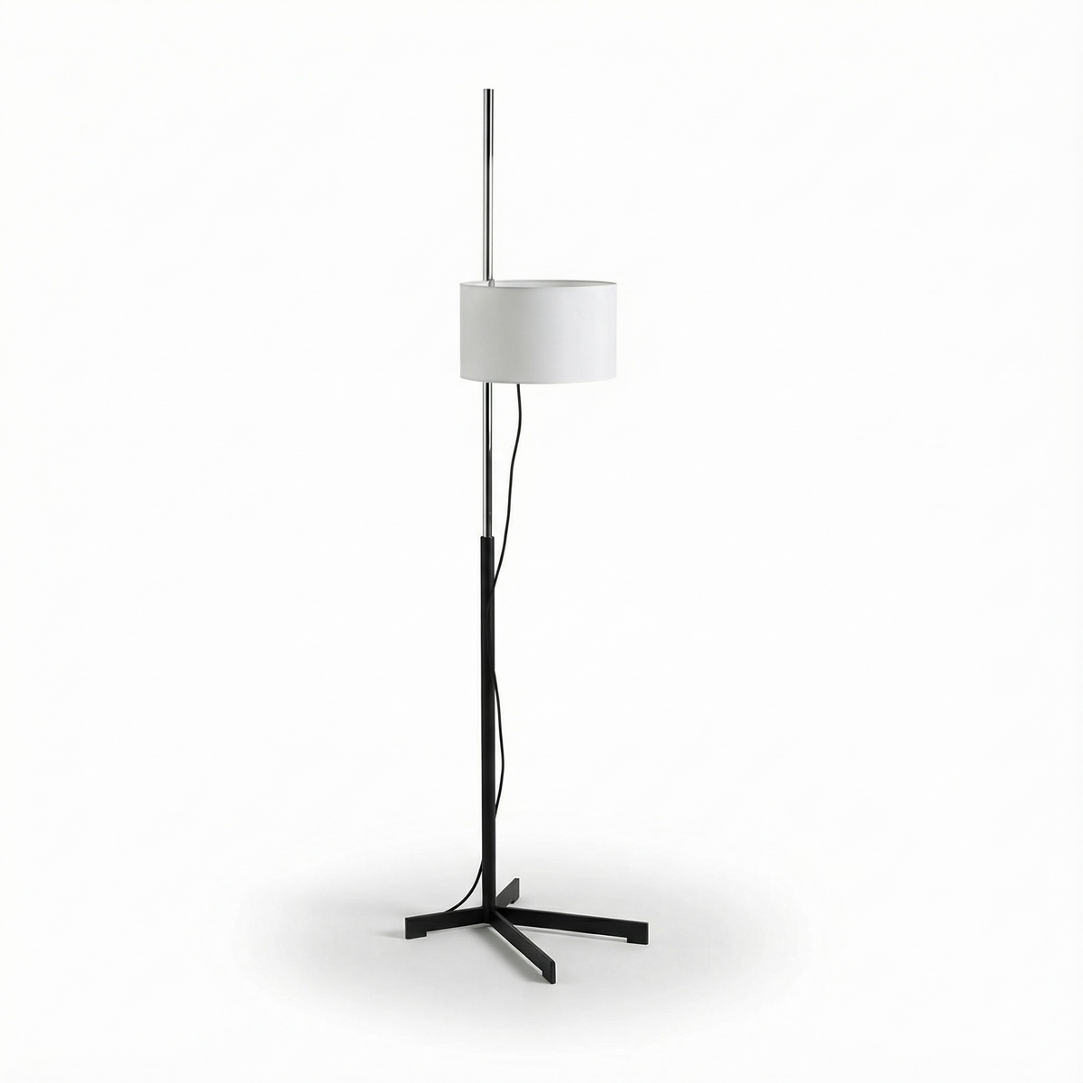 Adjustable Metal Floor Lamp Laldon - Studio Shot