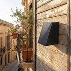 Geometric Metal Outdoor Light Hiron – Lifestyle View 4