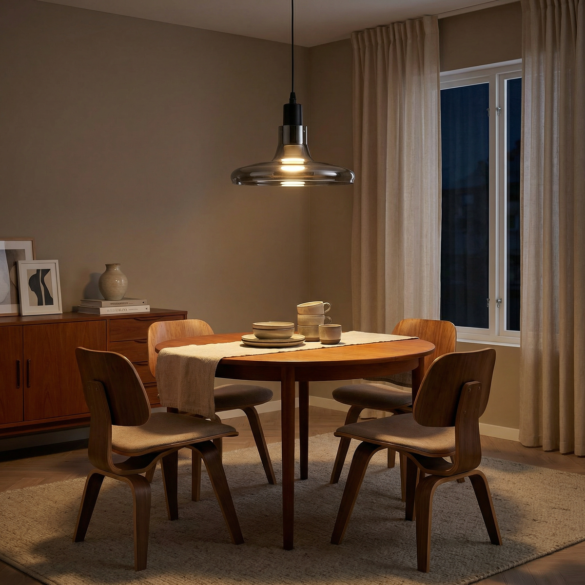Mouth-Blown Glass Metal Pendant Light Orivex – Lifestyle View 2