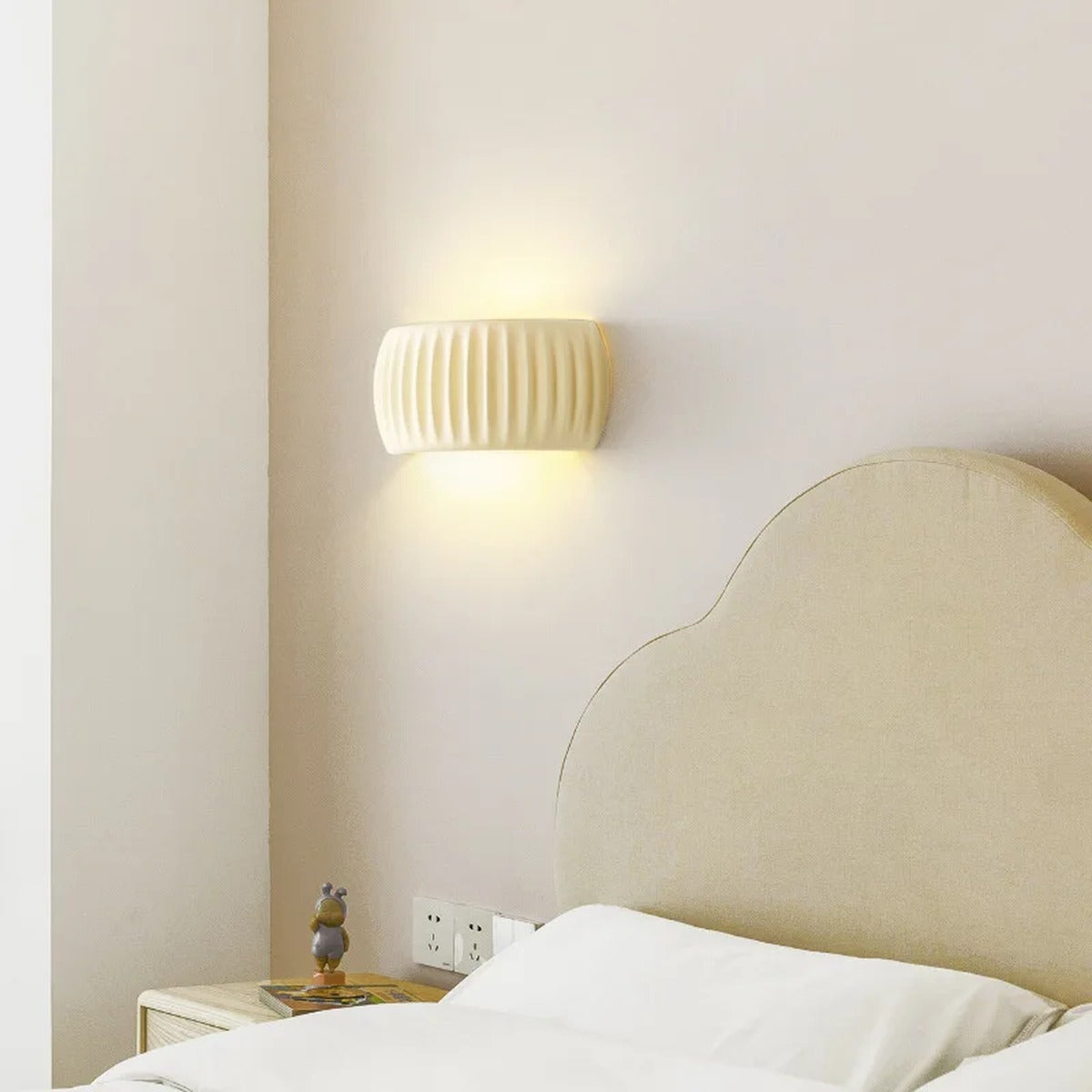 Ribbed Resin Up/Down Wall Sconce – Lvorin – Milky White, Bedroom Lifestyle