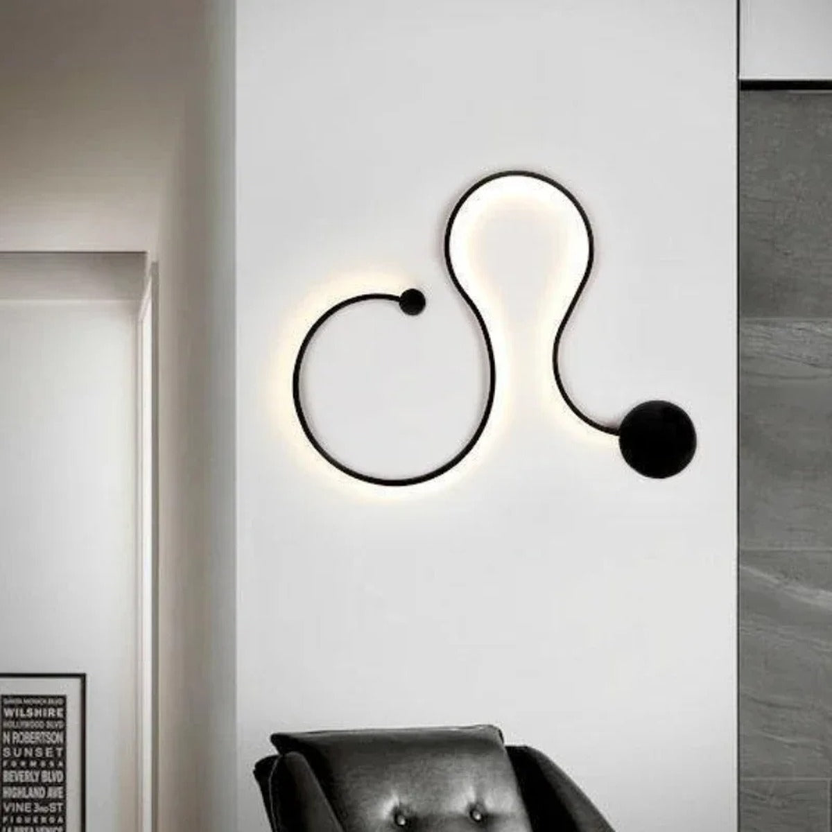 Sculptural Black Metal Wall Sconce Geometra – Lifestyle View 4