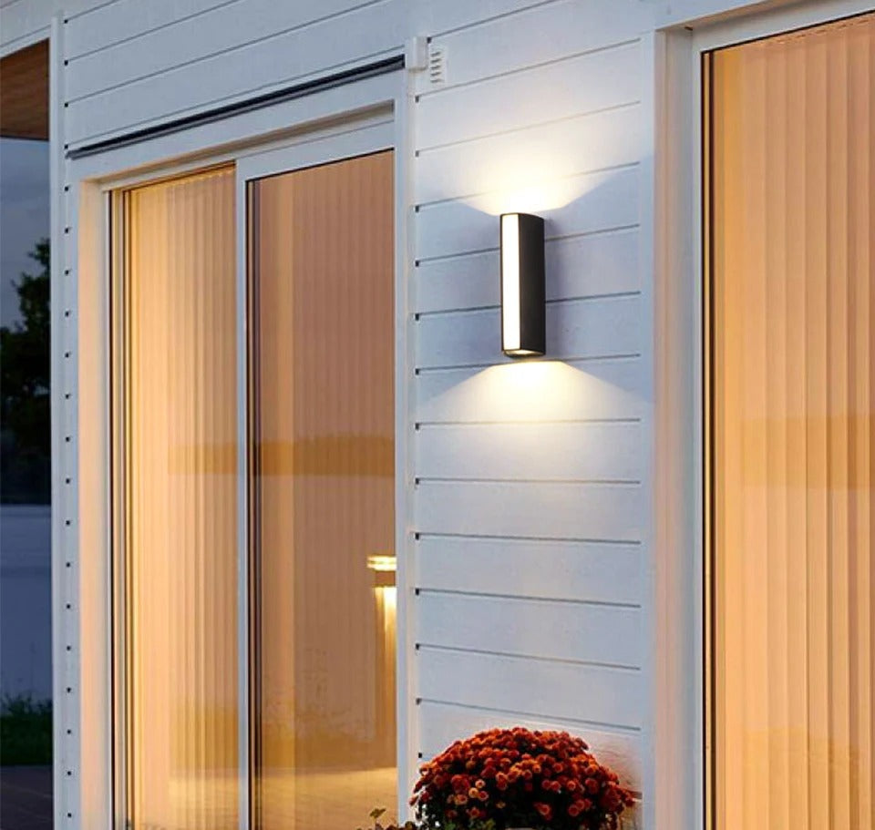 Vaelmont Outdoor Wall Sconce – Patio Entrance