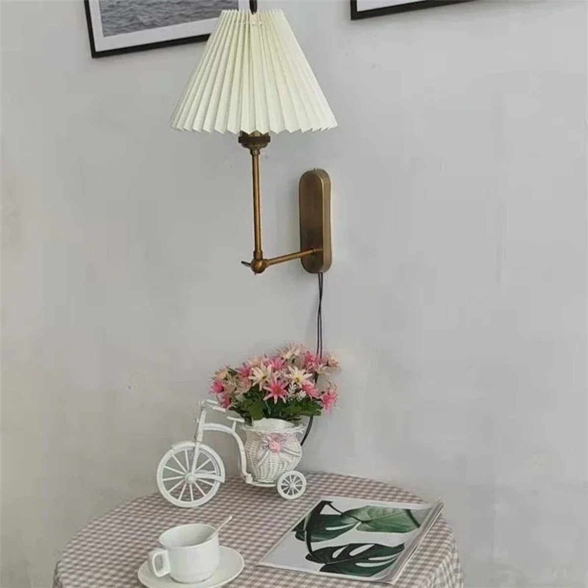 Fan-Pleated Brass Swing-Arm Wall Sconce Ferion — view 4