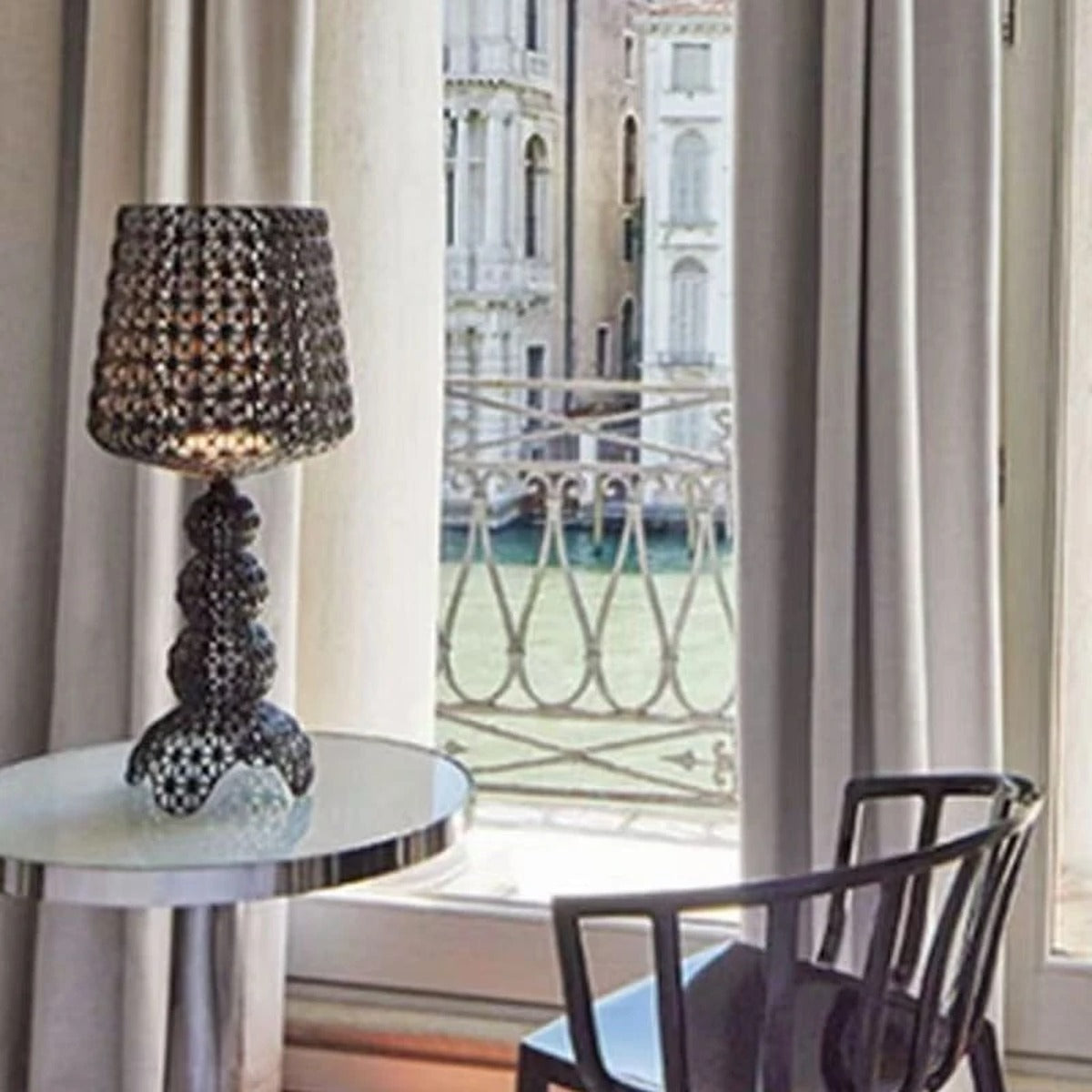 Crystal Air Minimal Table Lamp Seraphel – Lifestyle View 4
