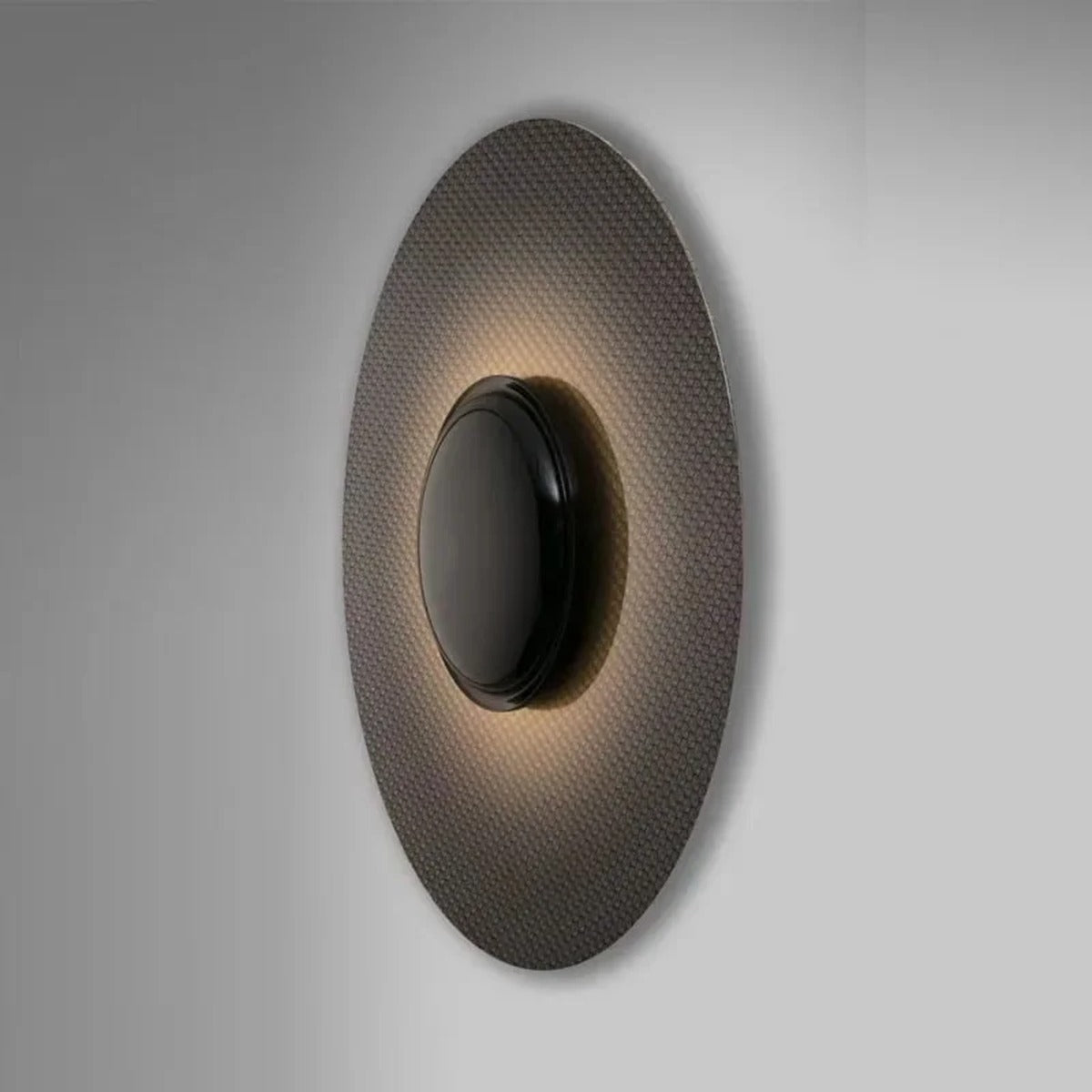 Larleon — close-up of mesh texture and halo glow gradient
