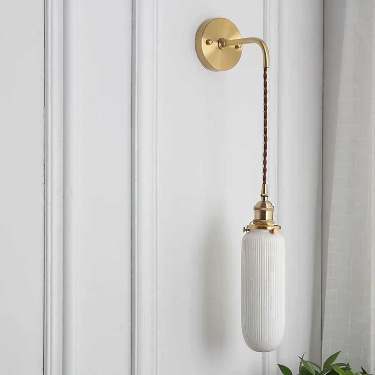 Minimalist Gold Wall Sconce Calveris – Lifestyle View 3