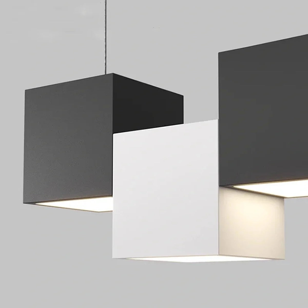 Evrixon — 7-head black cluster from below, geometric pattern