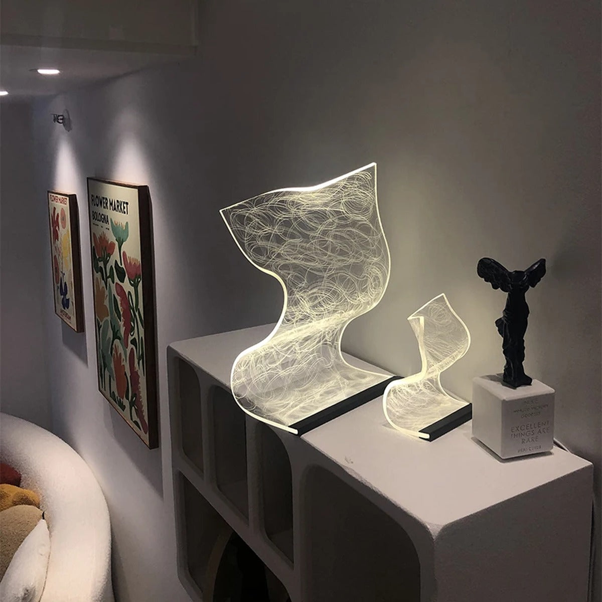 Sculptural Acrylic Light-Field Table Lamp – Luxivorn – Lifestyle View 4