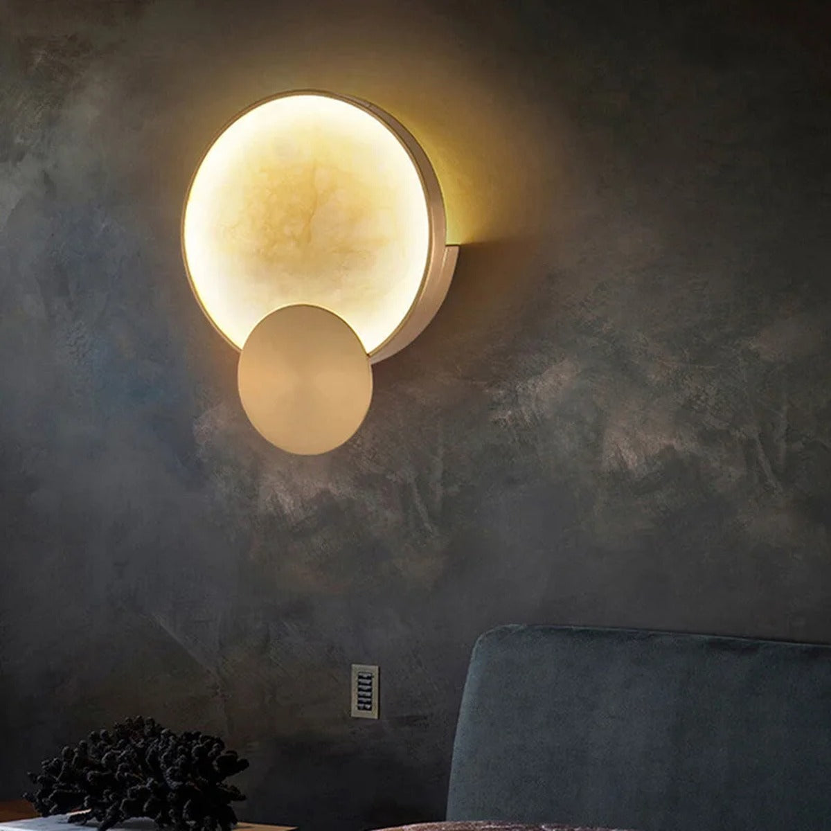 Alabaster Disc & Brass Circle Wall Sconce & Pendant – Tarleon – Lifestyle Detail