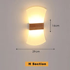 Modern Wall Sconce Solion — Warm Amber Wood