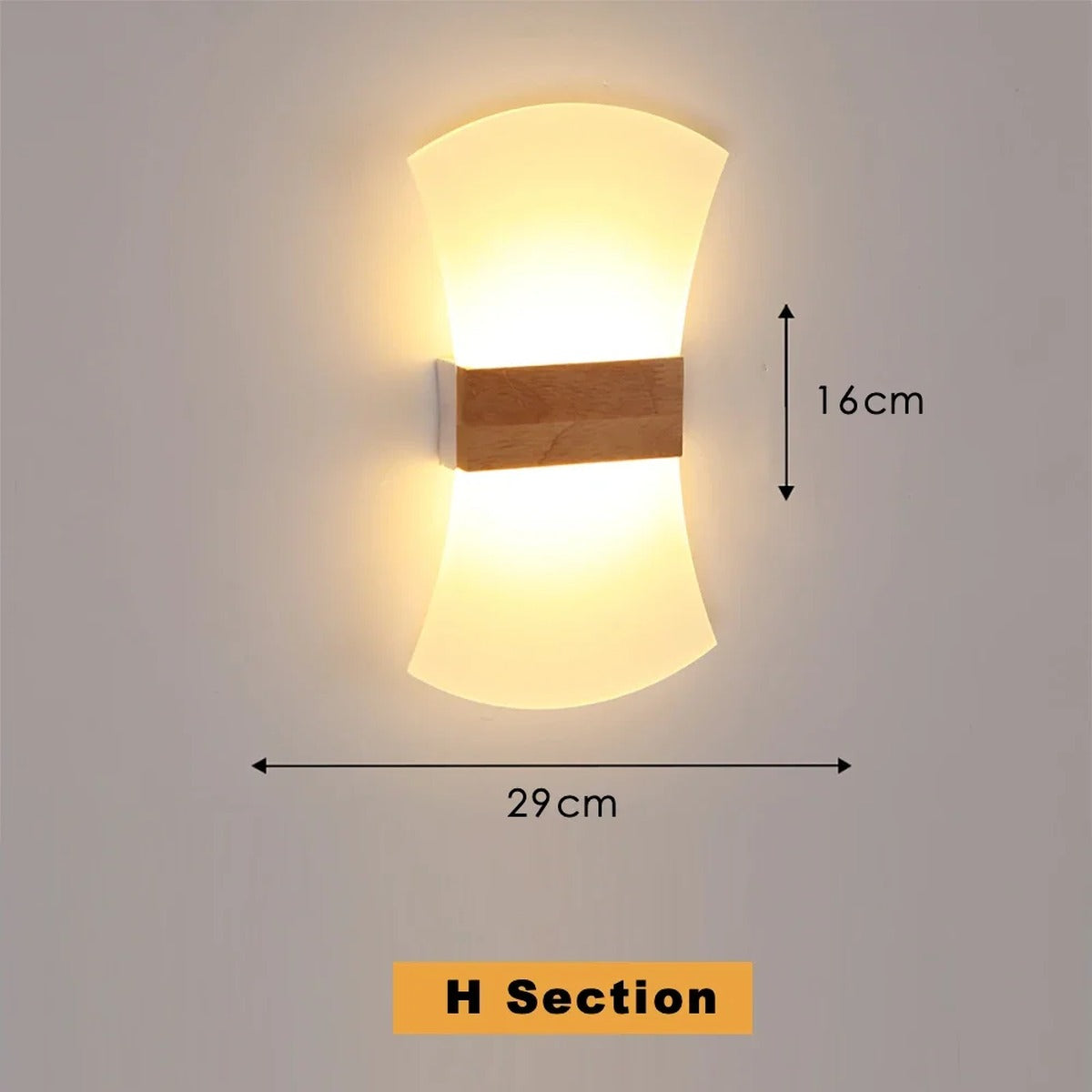 Modern Wall Sconce Solion — Warm Amber Wood
