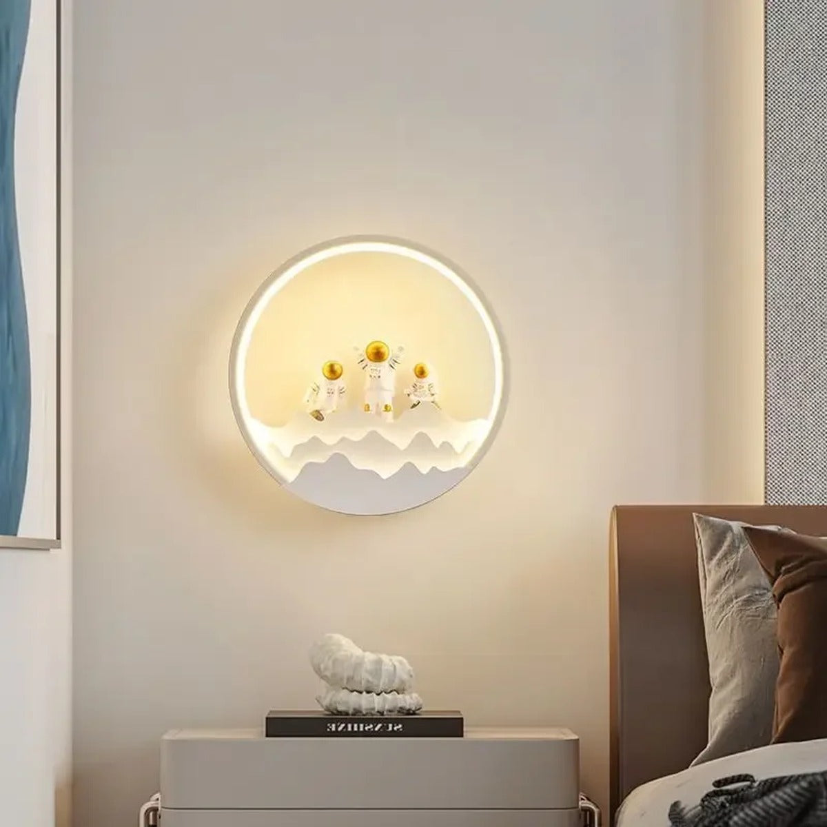 Minimalist Wall Sconce Aevon — view 3