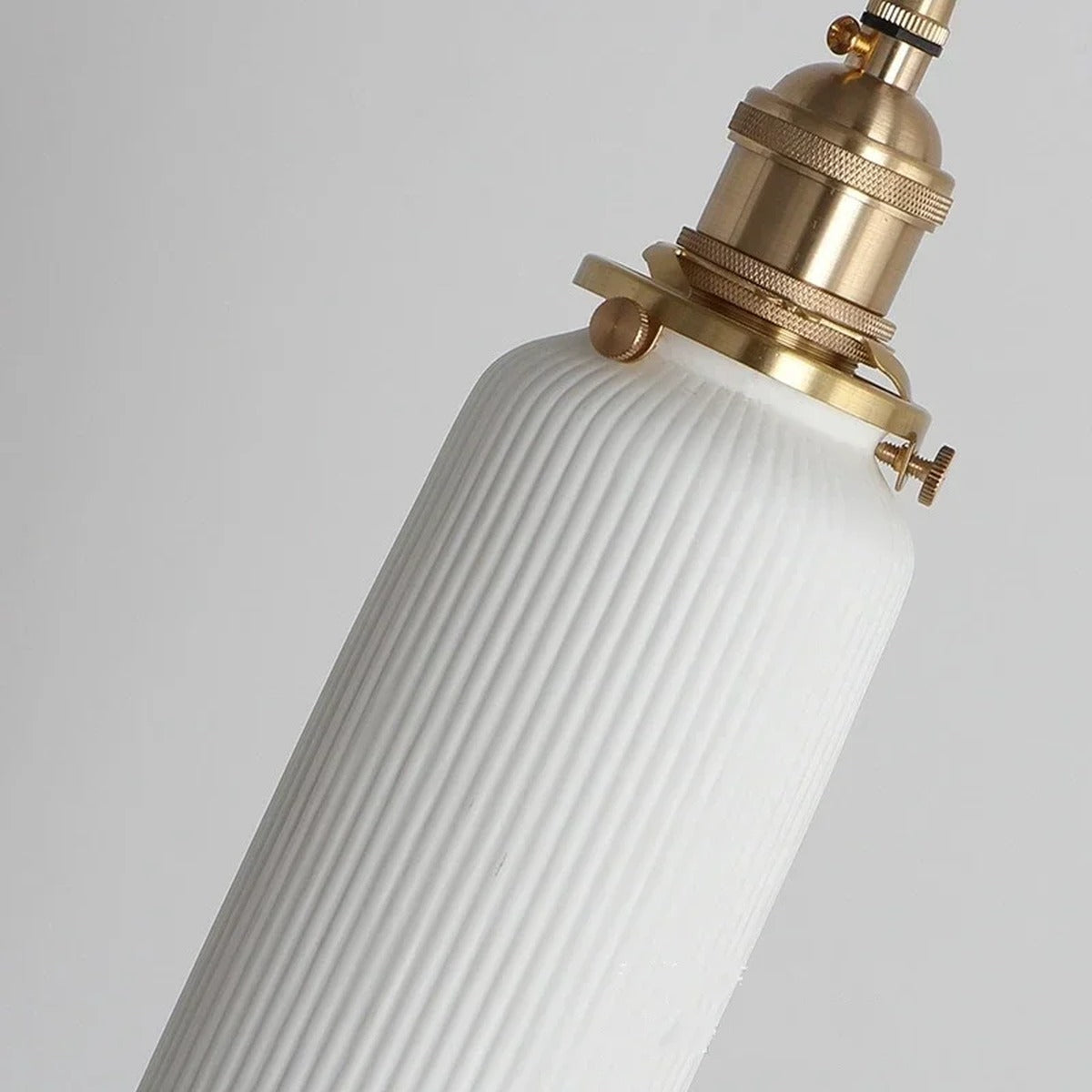 Minimalist Gold Wall Sconce Calveris – Product Detail 5