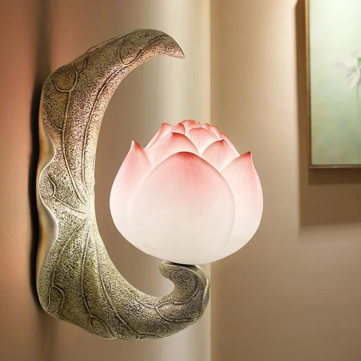 Sculptural Resin Wall Sconce Ethereon – Hero Shot