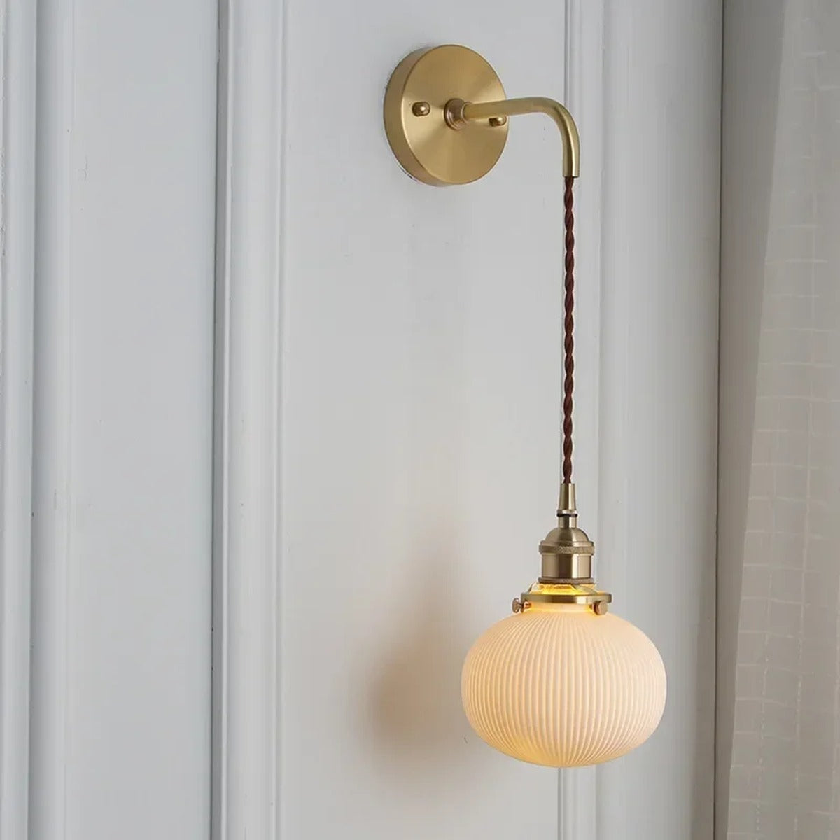 Minimalist Gold Wall Sconce Calveris – Product Detail 7