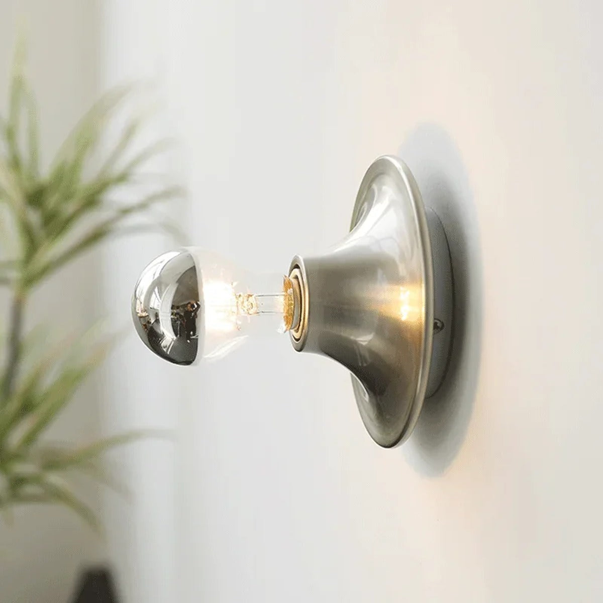 Selvara retro lacquered wall sconce - lifestyle view