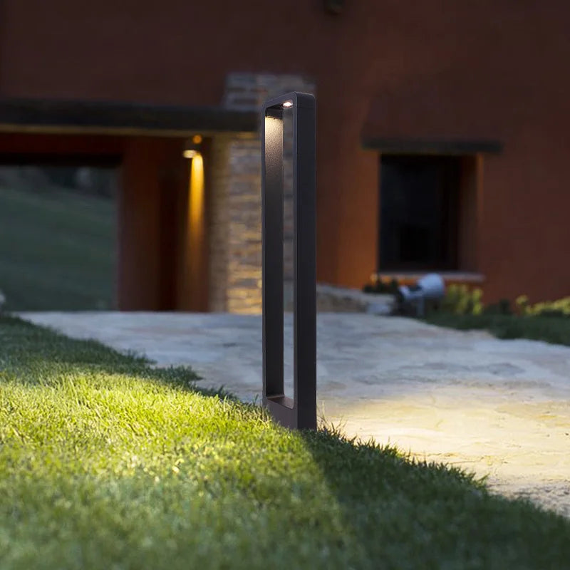 Sculptural Aluminum Arc Outdoor Light Ersello – Hero Shot