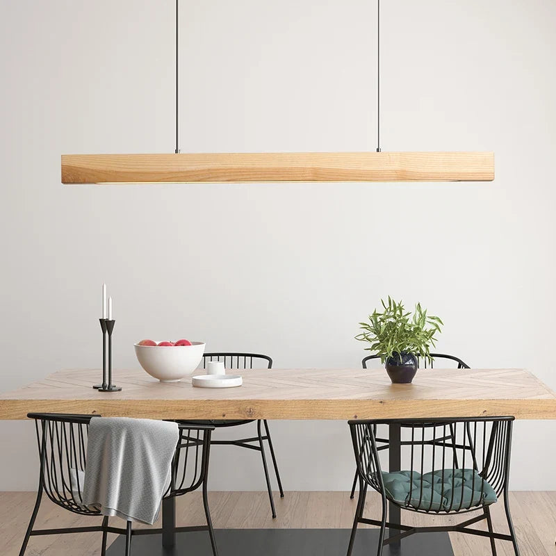 Scandinavian Wood Linear Pendant Oyaelindra – Ash finish, lifestyle dining room