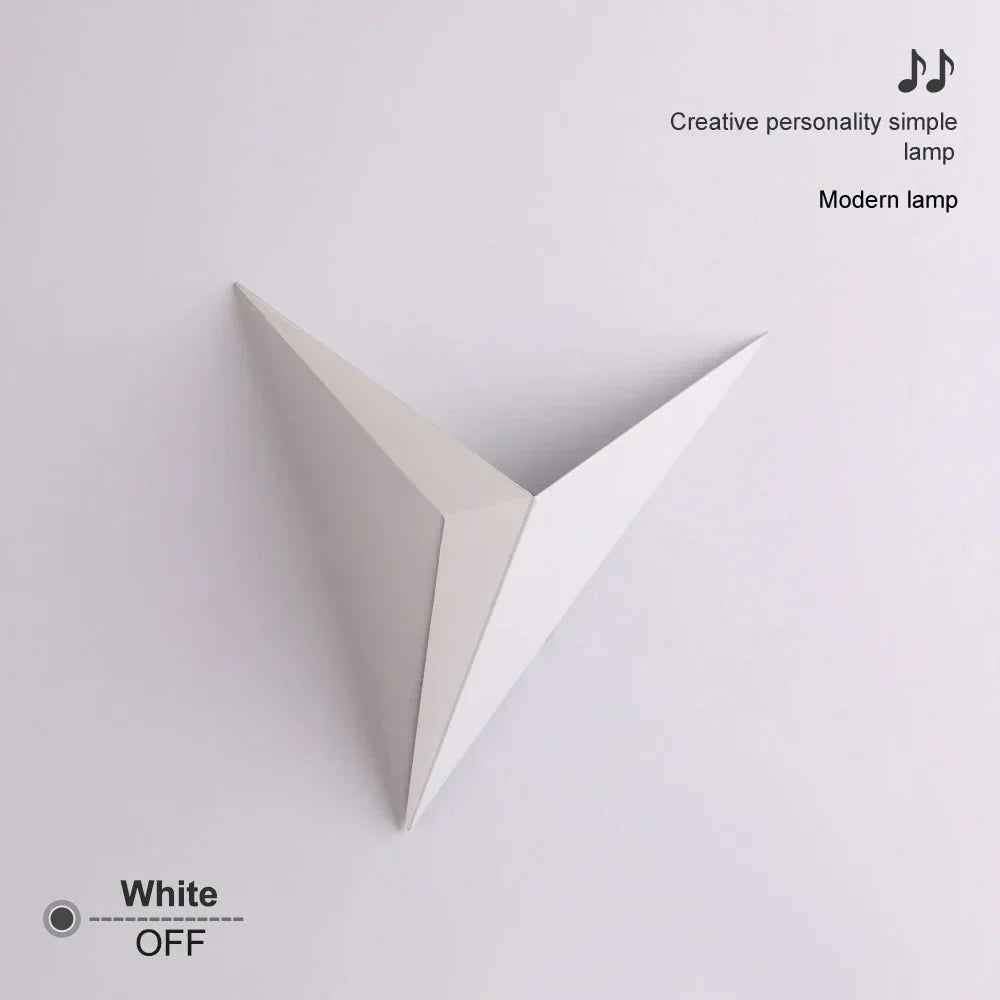 Geometric Triangular Gold Wall Sconce Kalmon – Product Detail 6