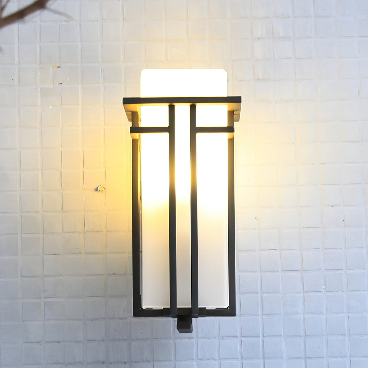 Minimal Iron Geometric Outdoor Light Kestral