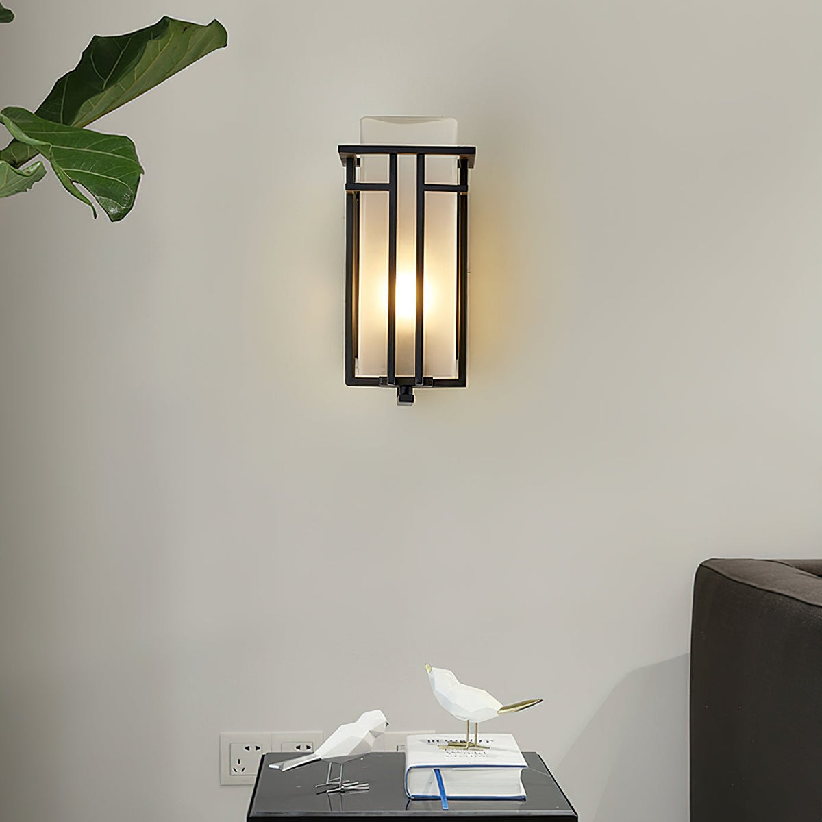 Minimal Iron Geometric Outdoor Light Kestral