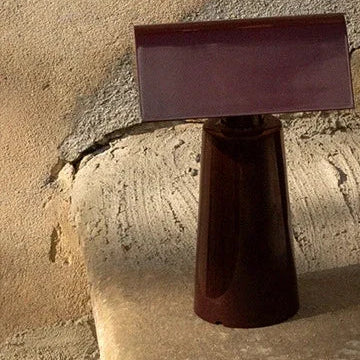Lacquered Steel Prism Table Lamp Hovelix – Burgundy, shade close-up