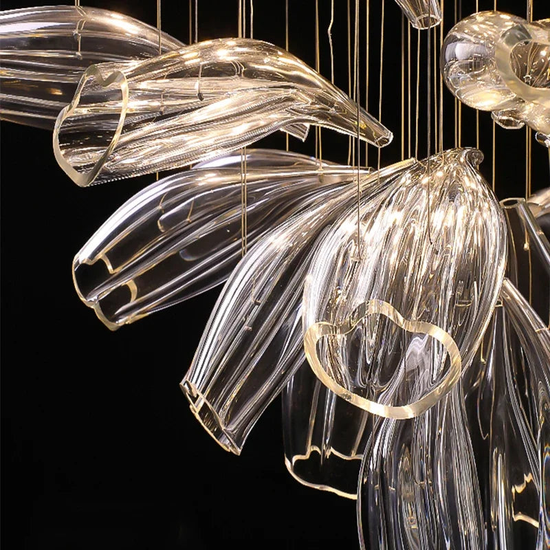 Hand-Cut Crystal Chandelier Calvorn – Crystal Petal Detail