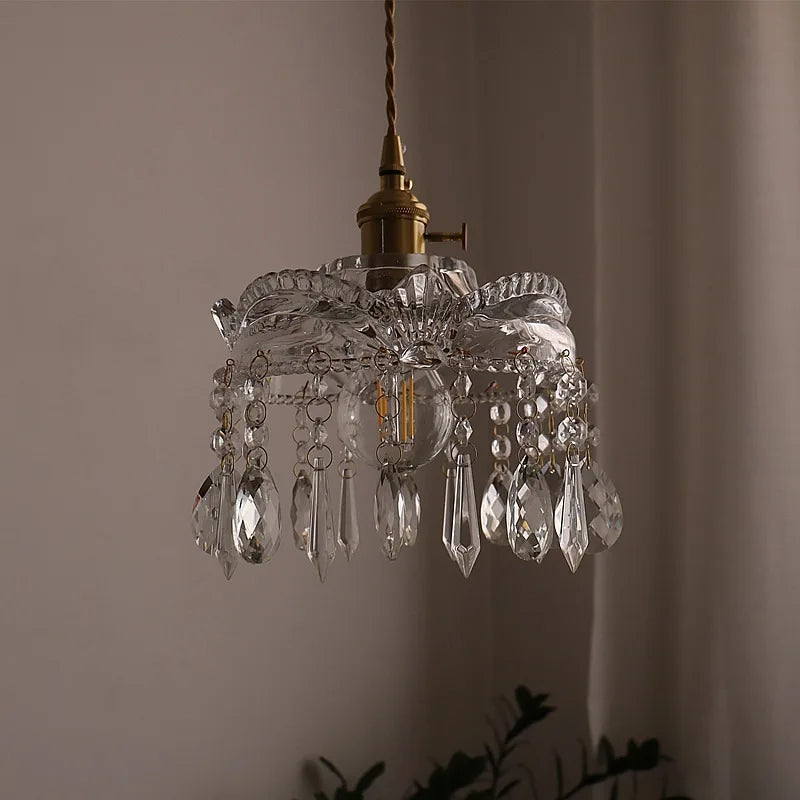 Prismatic Crystal Pendant Light Noriandra – Lifestyle View 2