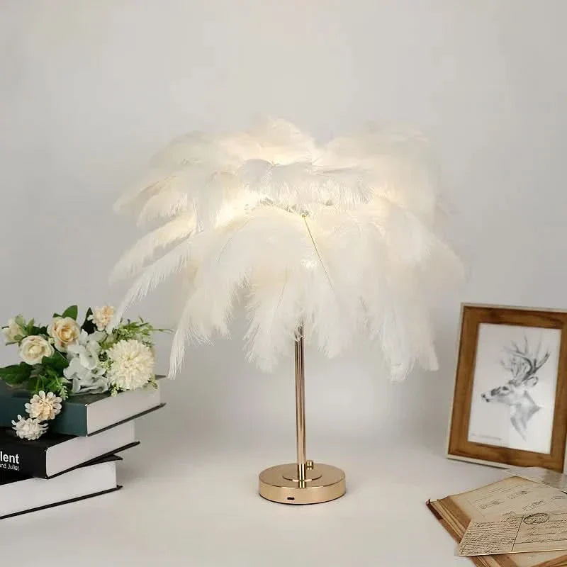 Natural Ostrich Feather Table Lamp Arelon – Hero Shot
