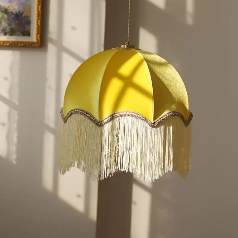 Vwaelion pendant light — scene 2