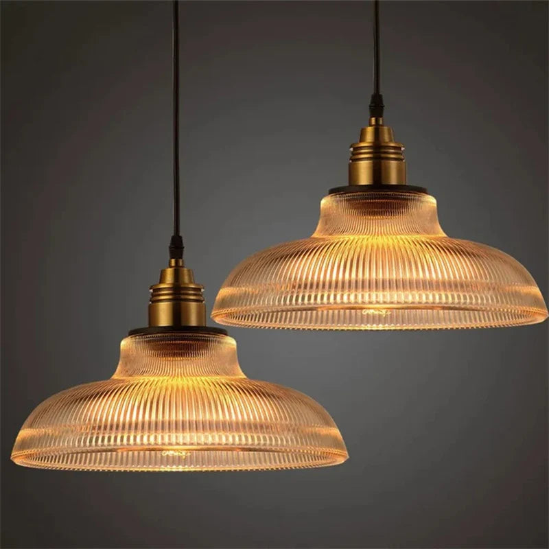 Clustered Globe Metal Pendant Light Saldrix – Hero Shot
