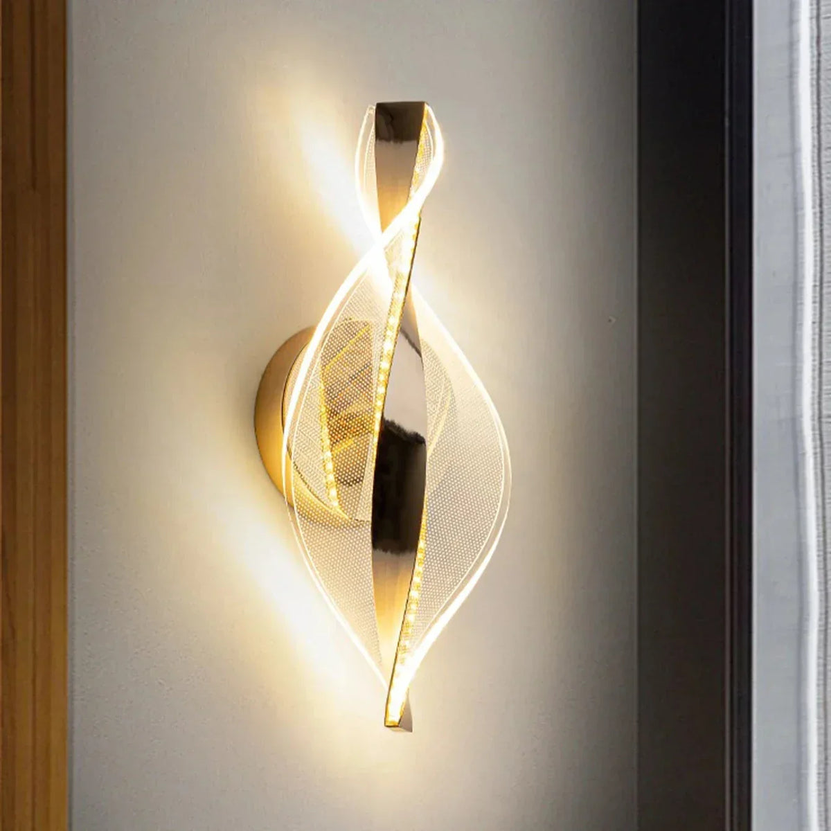 Organic Acrylic Cloud Wall Sconce Binora – Lifestyle View 3