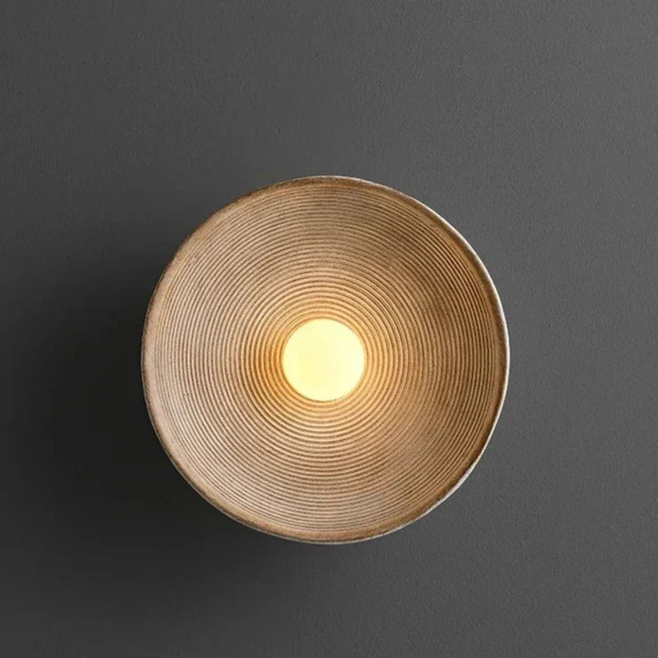 Sculptural Ribbed Resin Wall Sconce Ondura – Product Detail 5