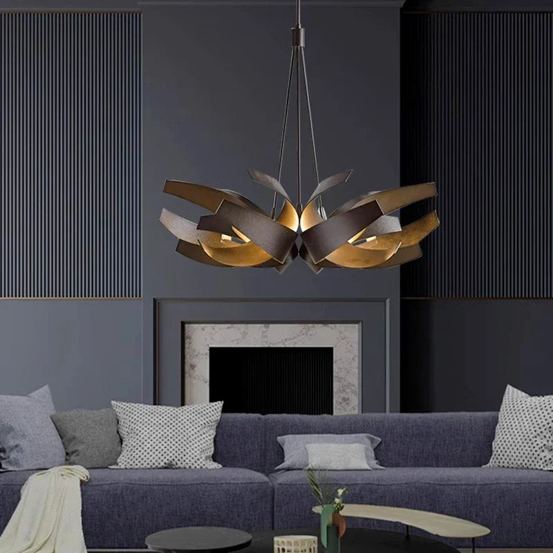 Sculptural Metal Ribbon Chandelier Karox – Matte Black Lifestyle in Living Room