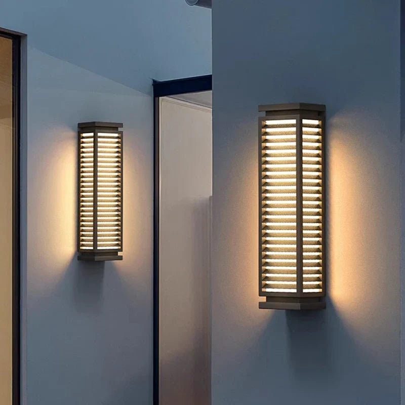 Louvered Aluminium Outdoor Wall Sconce Esox