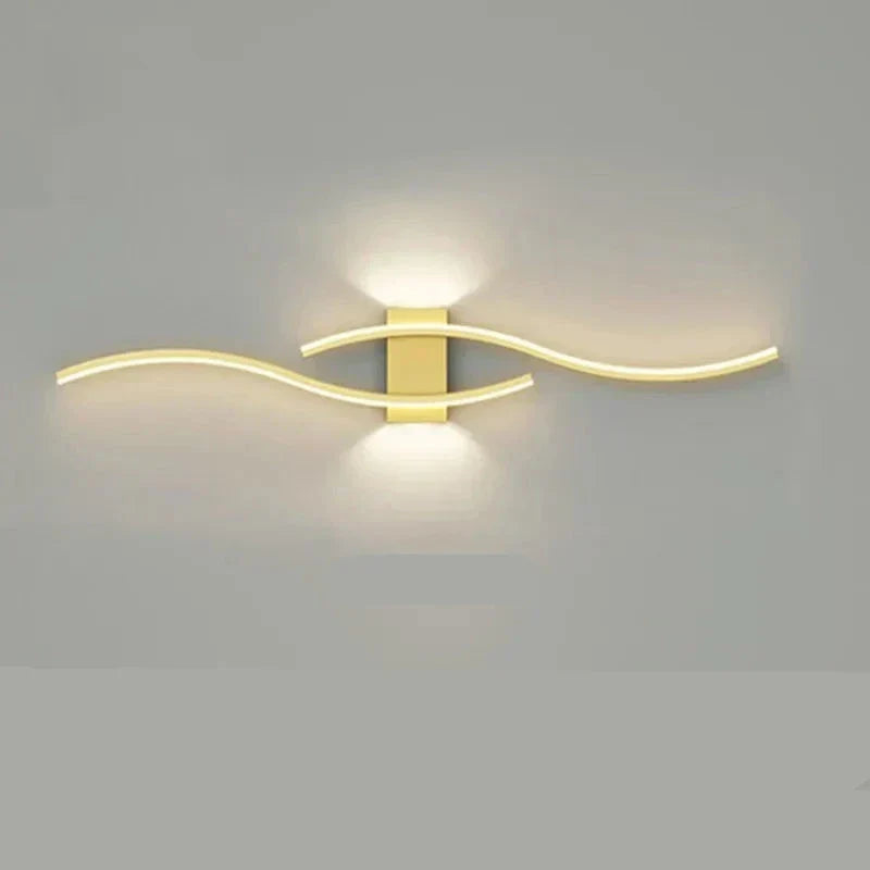 Sculptural Iron Wall Sconce Forlan – Gold Finish, Studio Detail