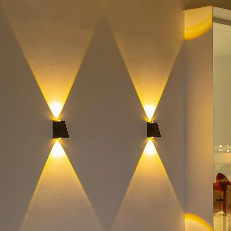 Geometric Metal Outdoor Light Hiron – Lifestyle View 3