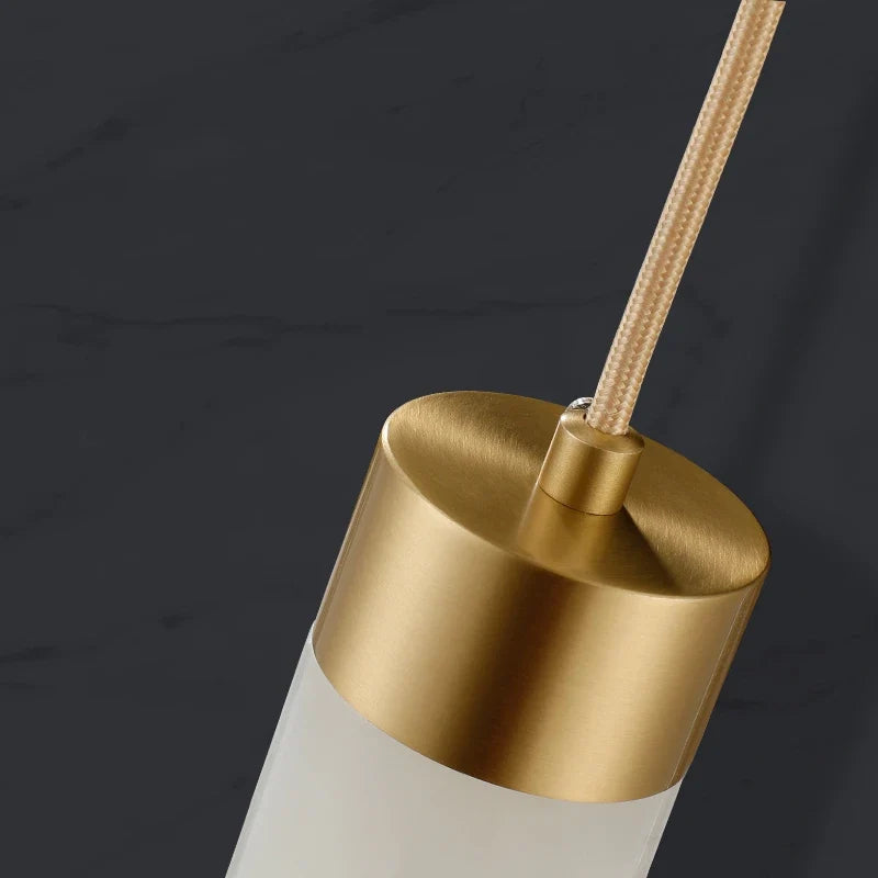 Italian Marble & Brass Pendant Light Fuaelion – Brass Cap Detail