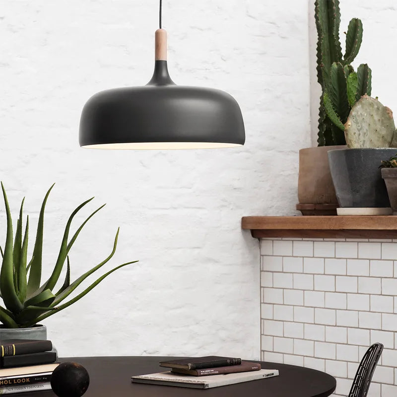 Nordic Metal Cylinder Pendant Traelindra – Lifestyle View 3