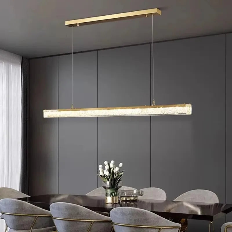 Sculptural Resin Pendant Light Cuaelindra – Hero Shot