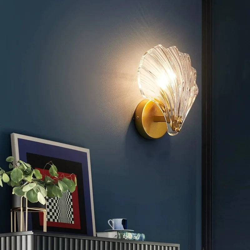 Diamond-Cut Glass Shell Wall Sconce Goxira – Styled Detail