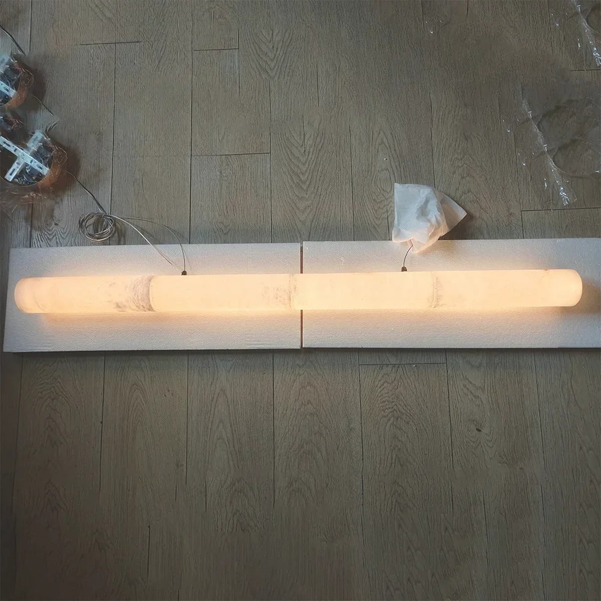 Alabaster Linear Tube Pendant Light Velantis – Lit Stone Detail