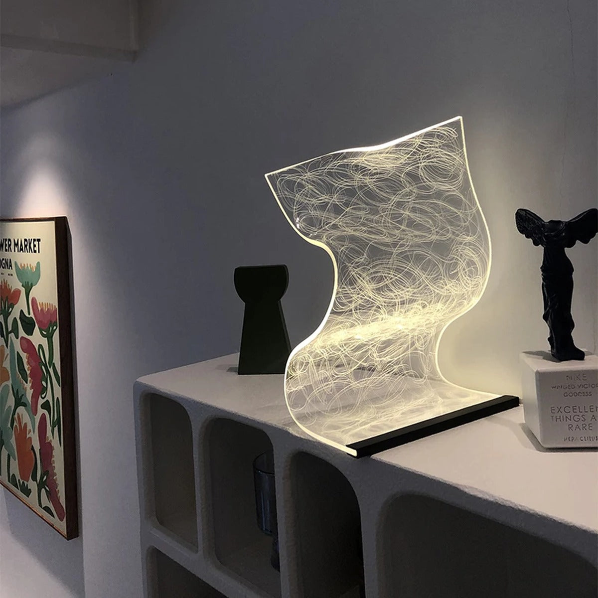Sculptural Acrylic Light-Field Table Lamp – Luxivorn – Lifestyle View 3