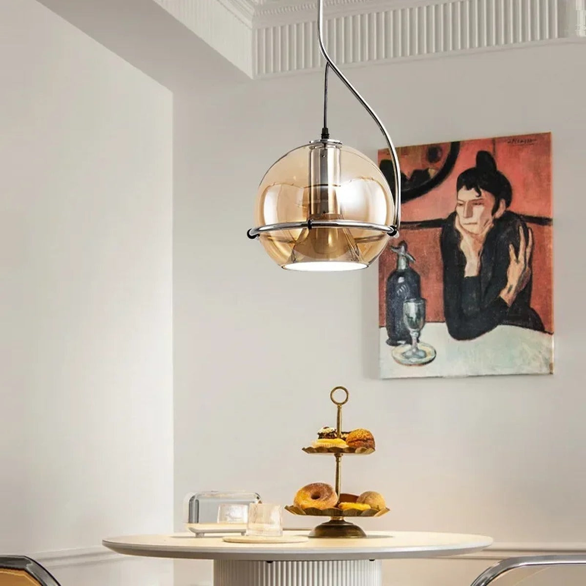 Sculptural Amber Glass Pendant Light Solanthea – Lifestyle View