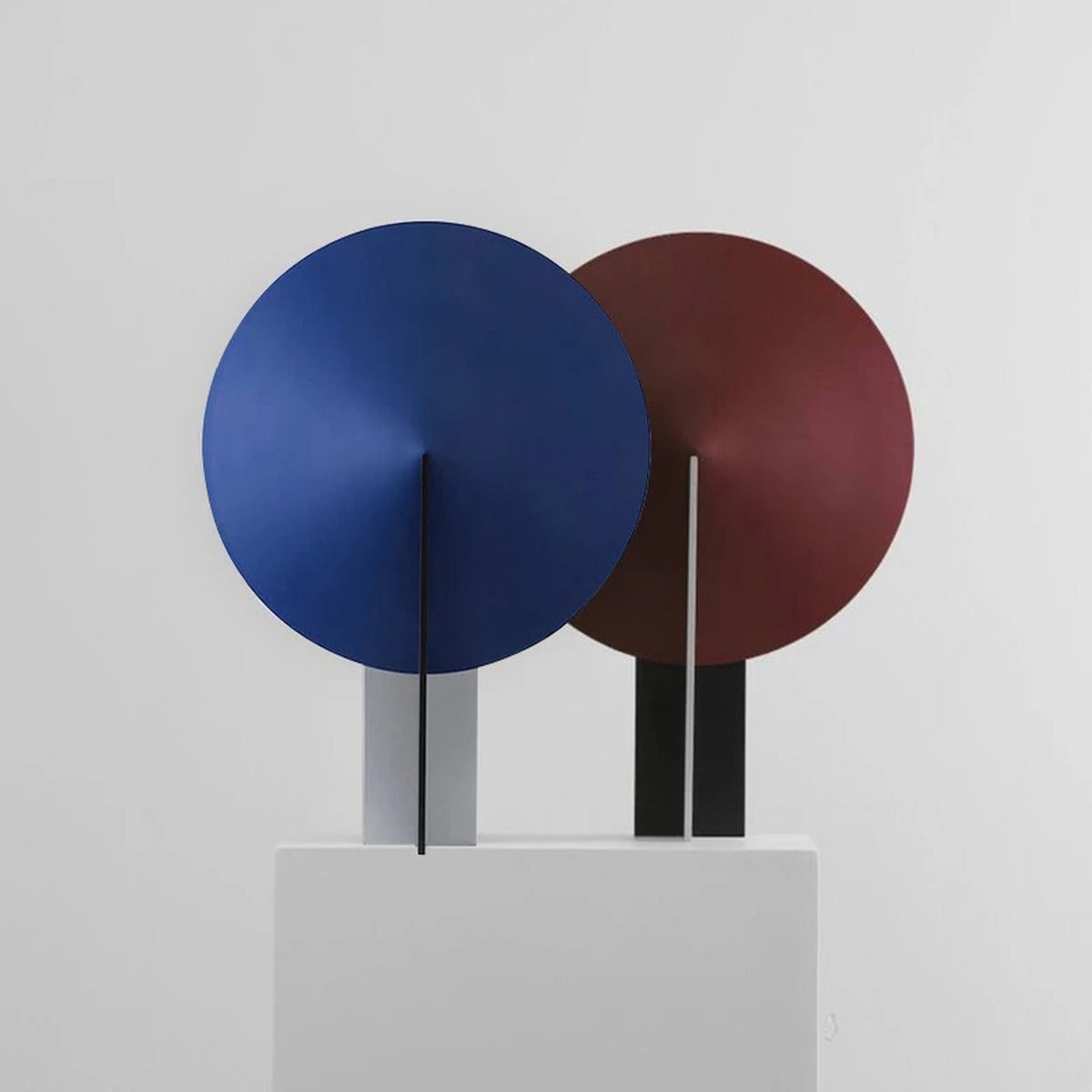 Bauhaus Disc Table Lamp – Serenvo – Hero Shot