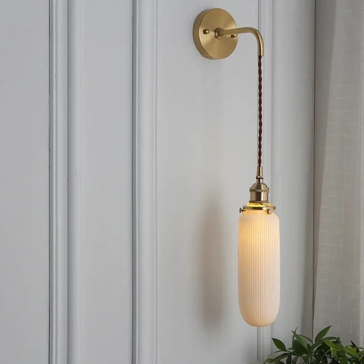 Minimalist Gold Wall Sconce Calveris – Product Detail 11