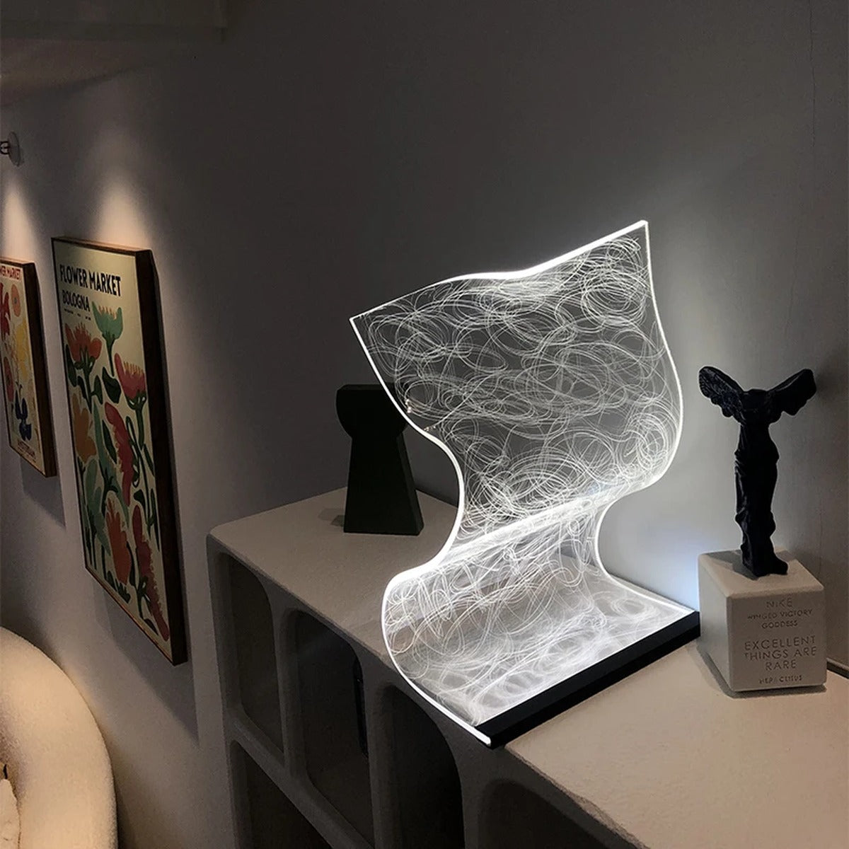 Sculptural Acrylic Light-Field Table Lamp – Luxivorn – Lifestyle View 2
