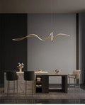 Minimalist Sculptural Wave LED Pendant Light Berlo – Gold Lifestyle View
