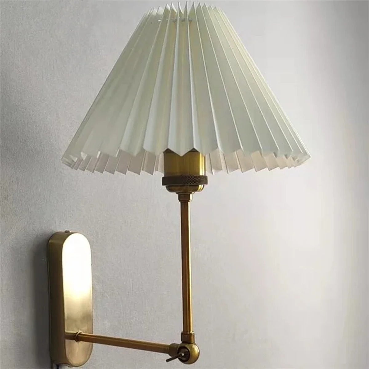 Fan-Pleated Brass Swing-Arm Wall Sconce Ferion — view 6